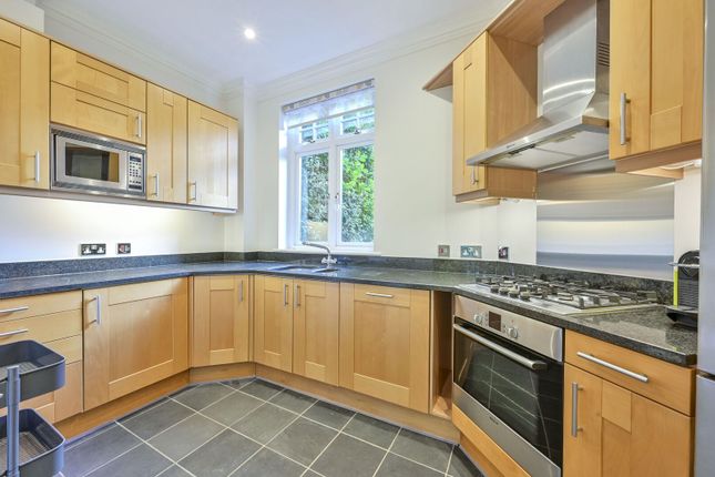 Arthur Road, Wimbledon Park photo 3