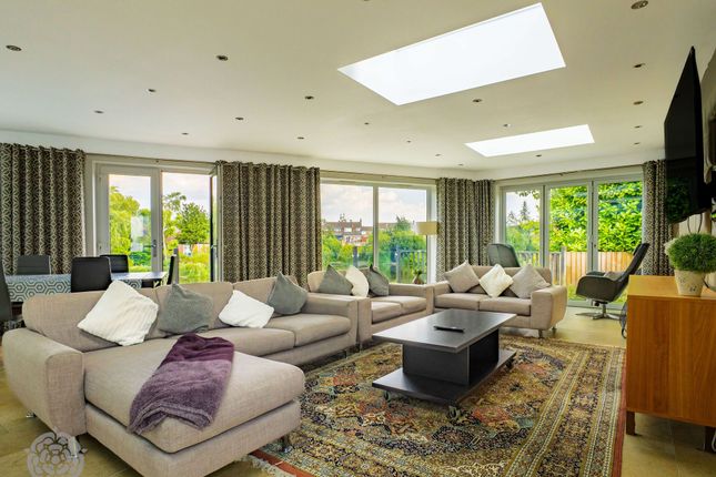 104 Hopefold Drive, Manchester photo 2