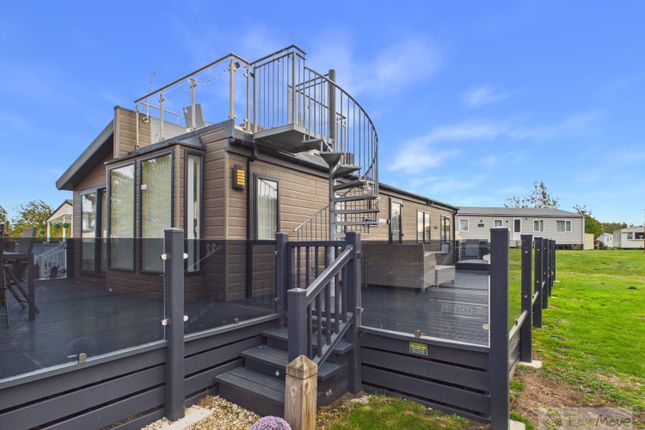 Studio house on 32, Misty Bay, Tattershall, £119,995