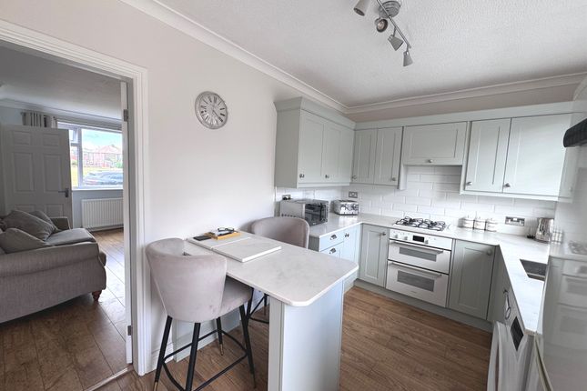 32, Kelmscott Green, LEEDS photo 4