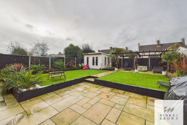 13, Bibby Close, Corringham photo 4