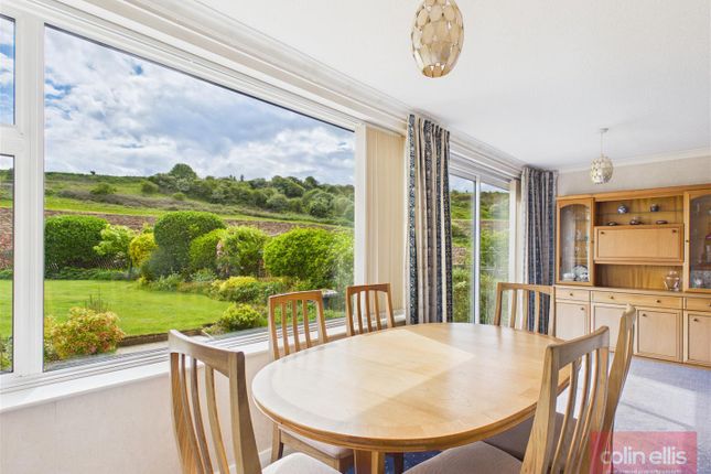 13, Sea View Grove, Scarborough photo 2