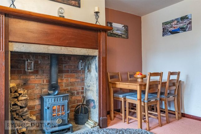 23, Helme, Holmfirth photo 4