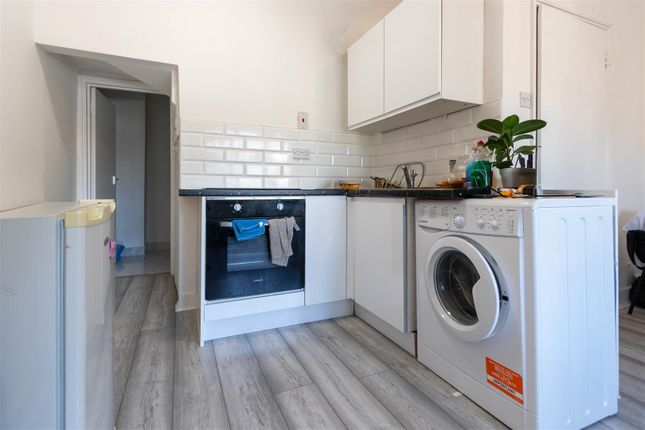 Holloway Road, Flat 2, 251, Holloway Road, Islington photo 3