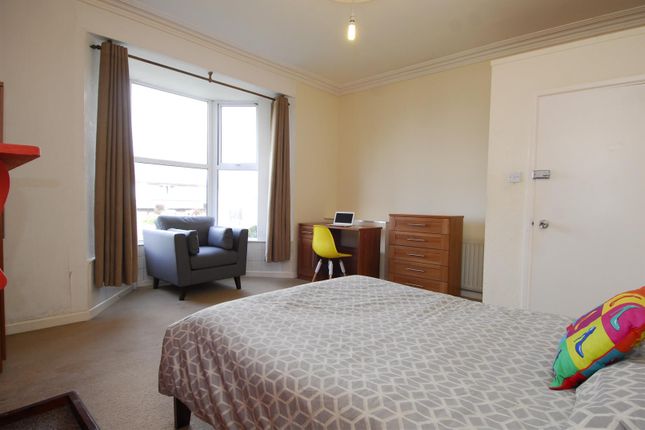 Property to rent in Cheltenham Place, Plymouth