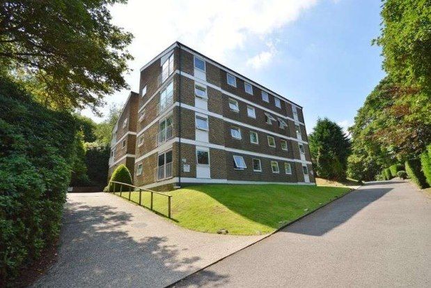2 bed flat to rent in Cedar Court, Haslemere GU27