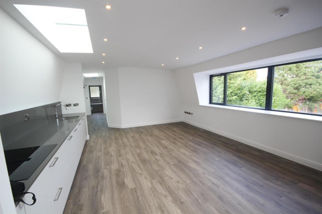 Flat to rent in Hutton Road, Shenfield, Brentwood
