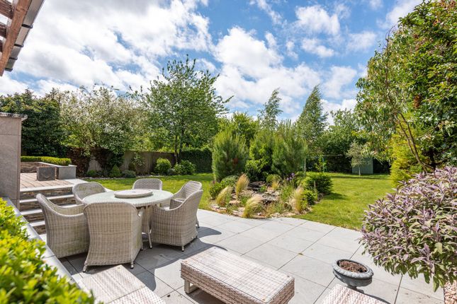 48 Tring Road, Dunstable photo 2