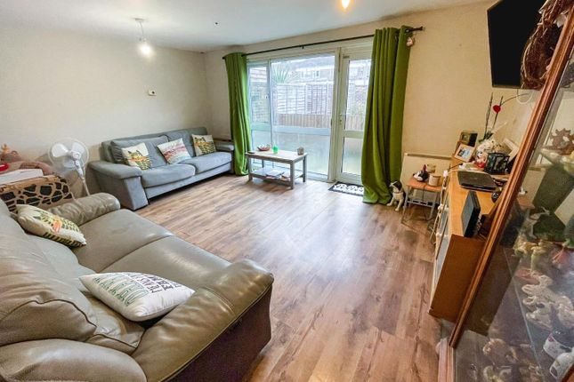 28, Warren Close, Brandon photo 2