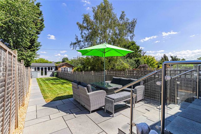 43, Alexandra Road, Hertfordshire photo 2