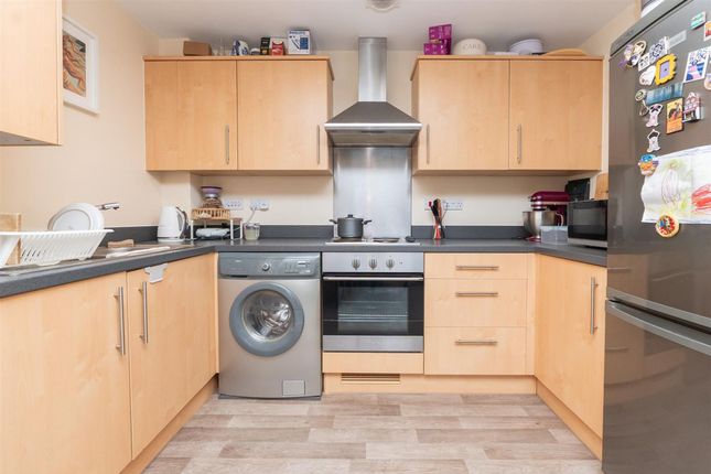 84 Talavera Close, Bristol photo 2