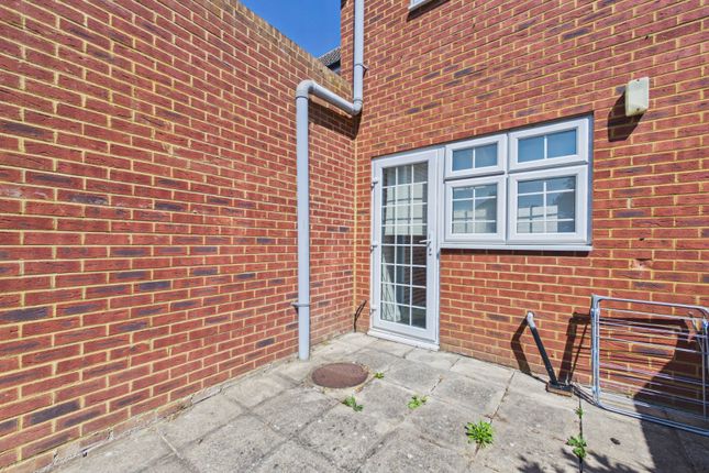 42B, Pitts Road, Berkshire photo 4
