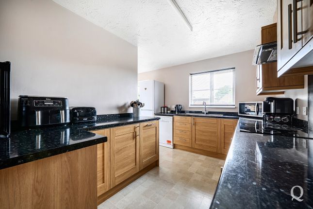 15, Moonfleet Close, Sittingbourne photo 2