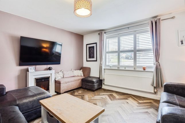 6, Rhubarb Hill, WAKEFIELD photo 4