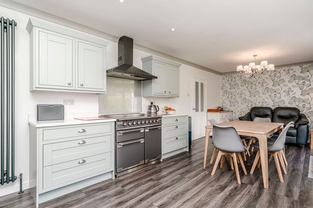 2 Vicarsfields Road, Leyland photo 3