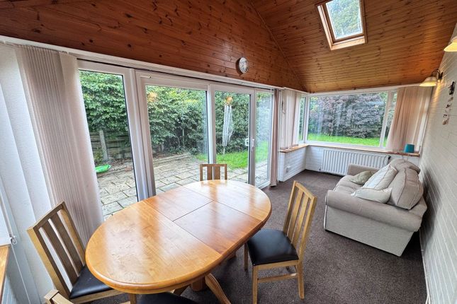 2 Park View Drive, High Peak photo 3
