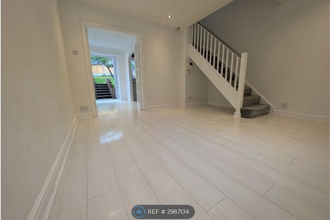 Pendlebury Close, Prestwich, Manchester photo 5