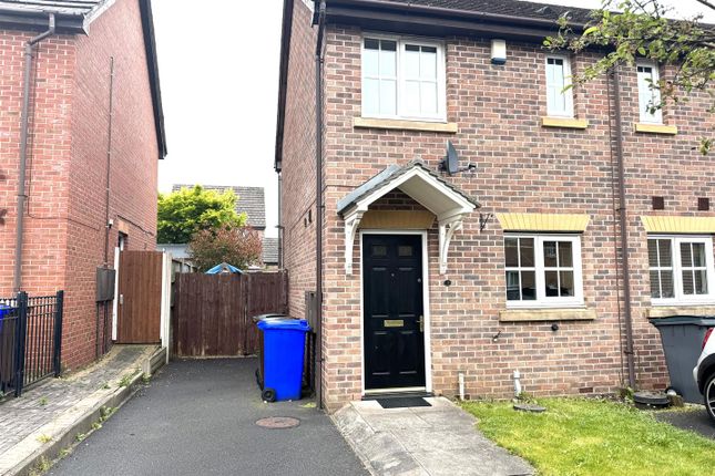Thumbnail Property to rent in Lychgate Close, Stoke-On-Trent