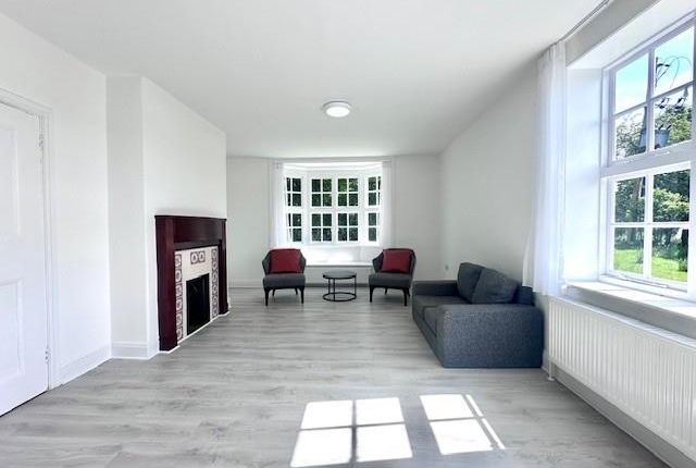 The Gate House Lodge, All Saints Pastoral Centre, Shenley Lane, London Colney photo 2