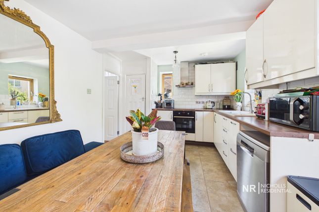 556, Chessington Road, West Ewell photo 4