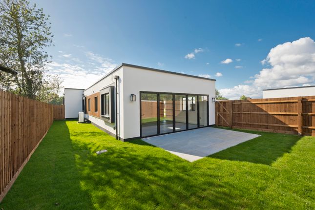 2-bed house on 4 Stable Close,, Wexham Street, Buckinghamshire, £475,000