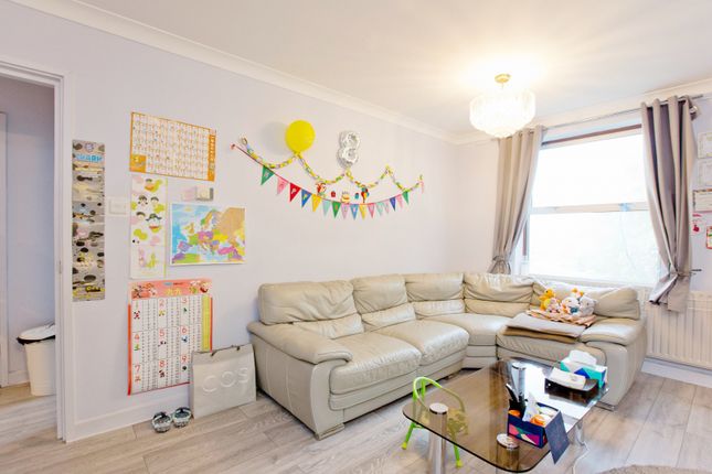 Flat for sale in Alban House, 5 Sumpter Close