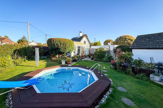 155, White Thatch, St. Johns Road, Clacton-On-Sea photo 2