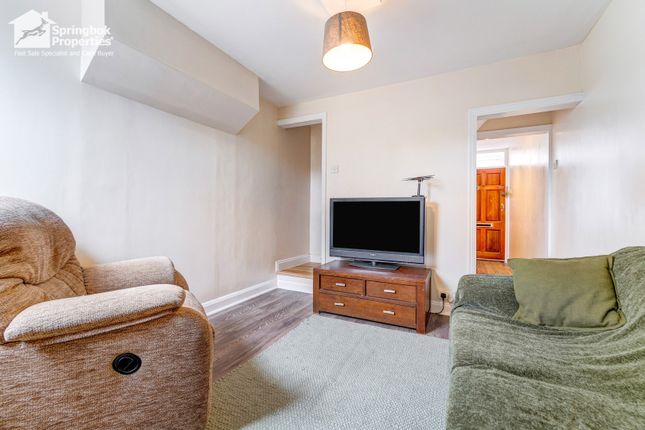 25, Gratton Road, Bedford photo 3