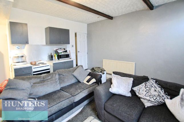 8, Wooller Road, Bradford photo 4