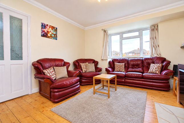 31, Pennings Avenue, Guildford photo 3