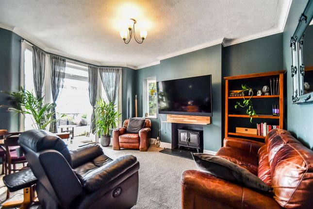 Flat for sale in Victor Drive, Leigh-On-Sea