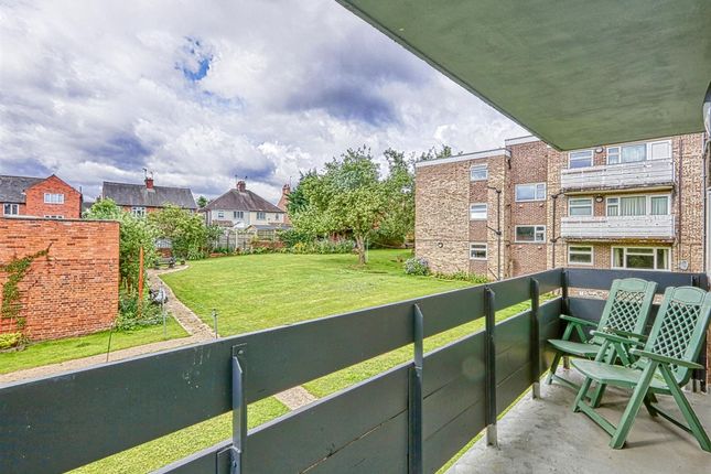 28 Langhurst Court Wenlock Close, Chesterfield photo 2