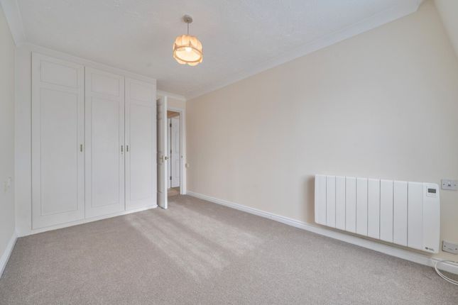 40 Radbourne Court, Draycott Avenue, Kenton photo 4