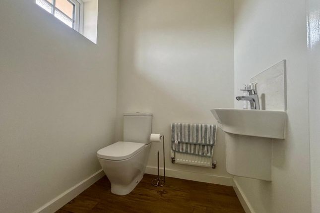2 Teal Way, Wistaston, Crewe photo 3