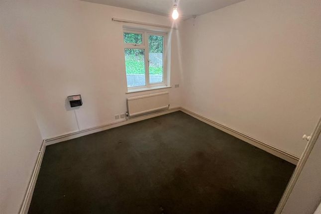 2, Ranston Close, Denham Green photo 5