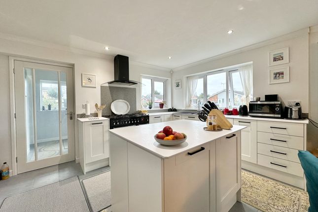 27, Ranworth Drive, Great Yarmouth photo 4
