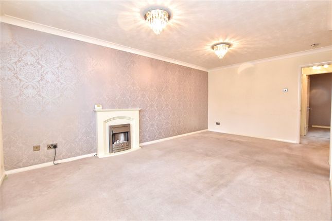 2, Kathan Close, Rochdale photo 3