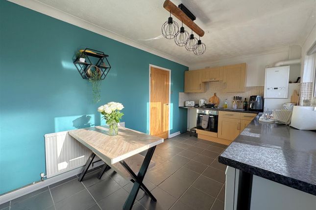 2, Lloyd Terrace, Weymouth photo 3