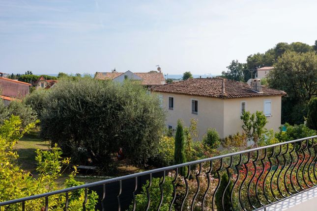 Villa for sale in Cagnes Sur Mer, Antibes Area, French Riviera