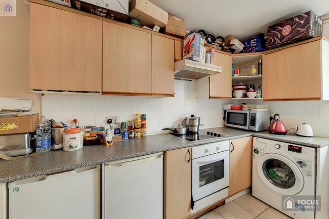 Maisonette for sale in Camberwell Road, London