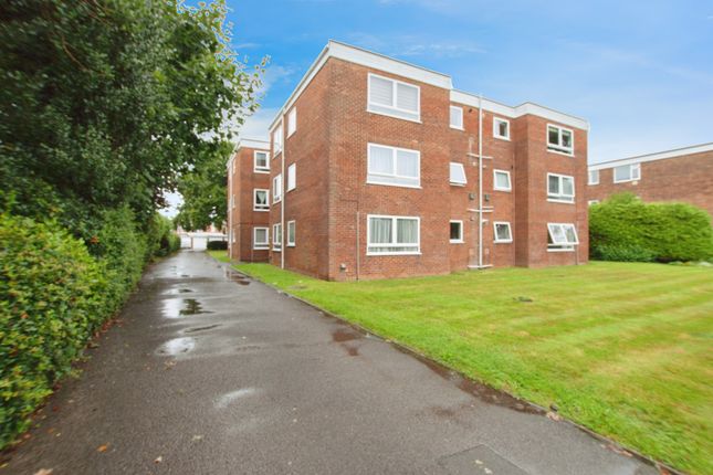 2-bed flat on Flat 2, Park Mansions, 108-110, Richmond Park Road, Bournemouth, £190,000