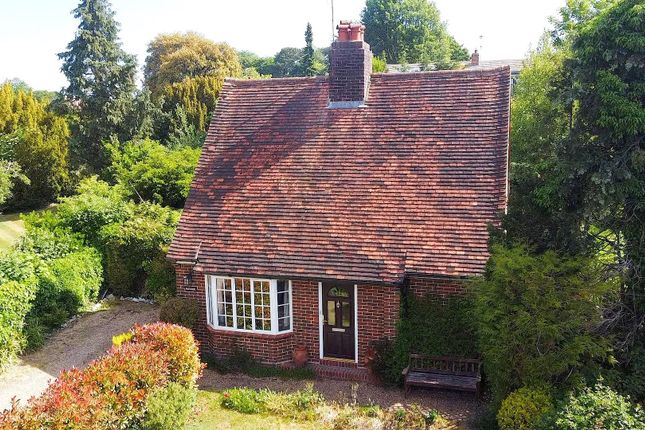 Wayside, Worple Road, South Leatherhead photo 4