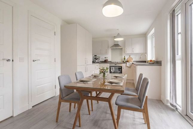 17, Howatston Court, Livingston, EH54 photo 4