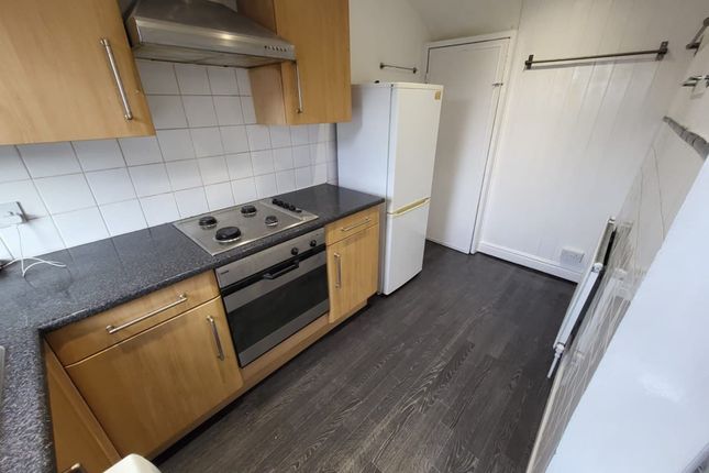 Terraced house to rent in Armley Lodge Road, Armley, Leeds