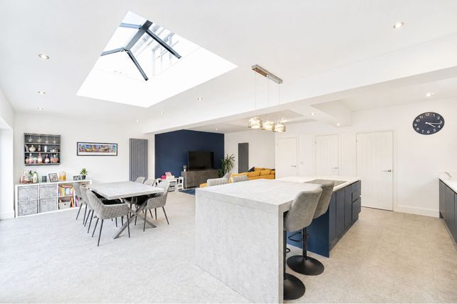 12, Queensway, Leeds photo 3