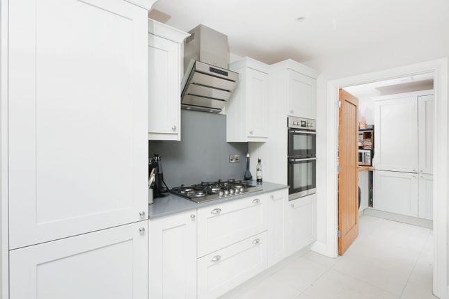 '9, Castle Close, Coventry photo 4