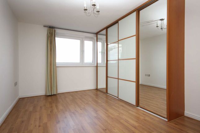 Flat 44, Pershore House, Singapore Road, London photo 4