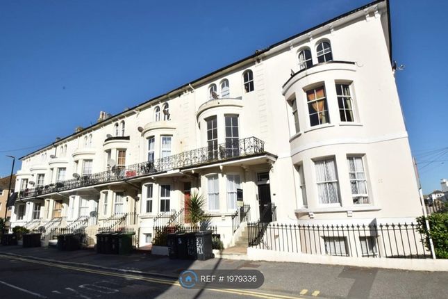 Flat to rent in Cavendish Place, Eastbourne BN21