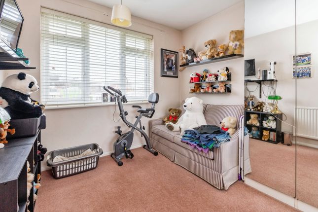 Terraced house for sale in York Way, London