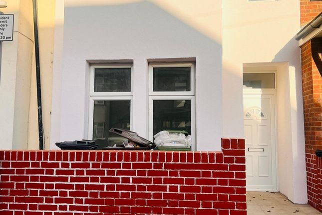 98 Glenny Road, Barking photo 4